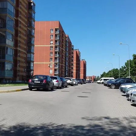 On Avenue Taikos 120 C *