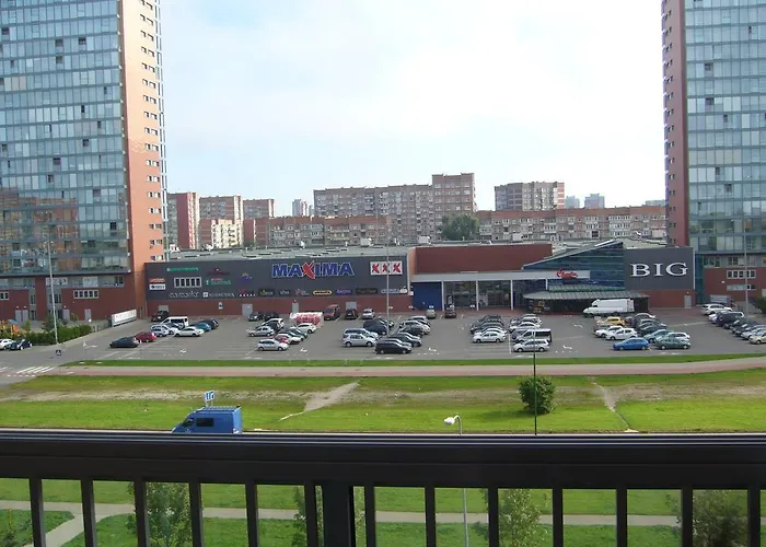 On Avenue Taikos 120 C *